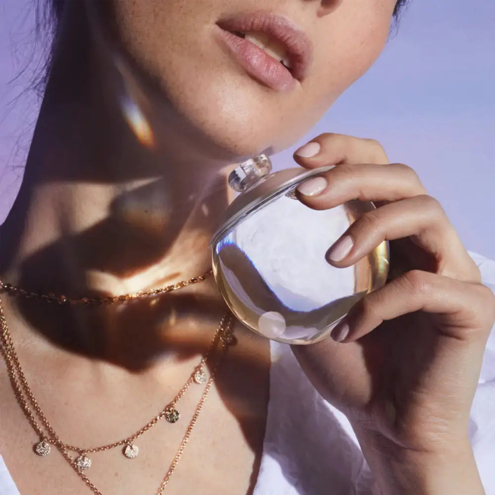 Cacharel Noa 50ml – Parfum Floral-Lemnos pentru Femei Elegant și Delicat