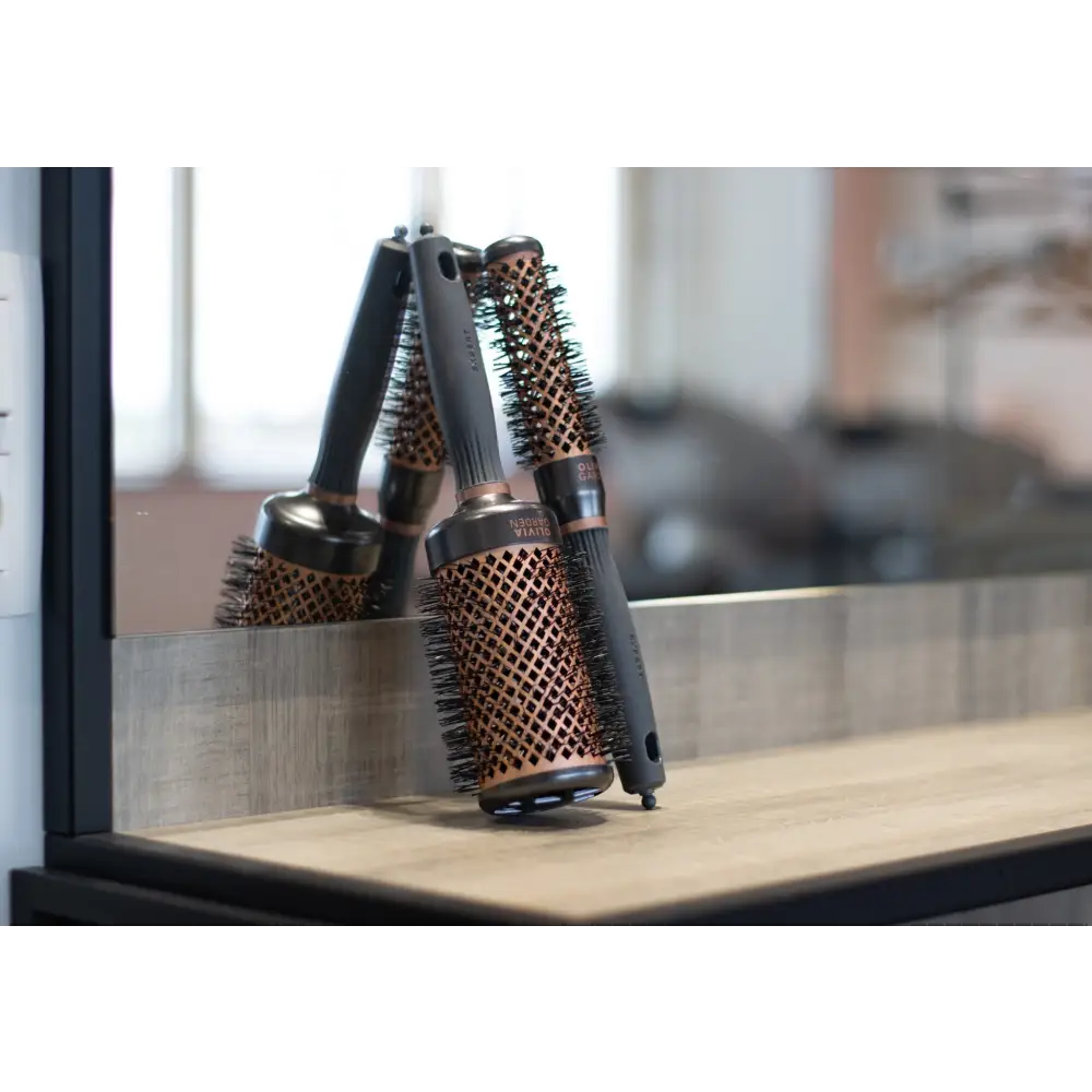 Olivia Garden Expert Blowout Heat Nylgard Bristles– Professzionális Hőálló Hajkefe Vastag Nehezen Kezelhető Hajhoz - Haj