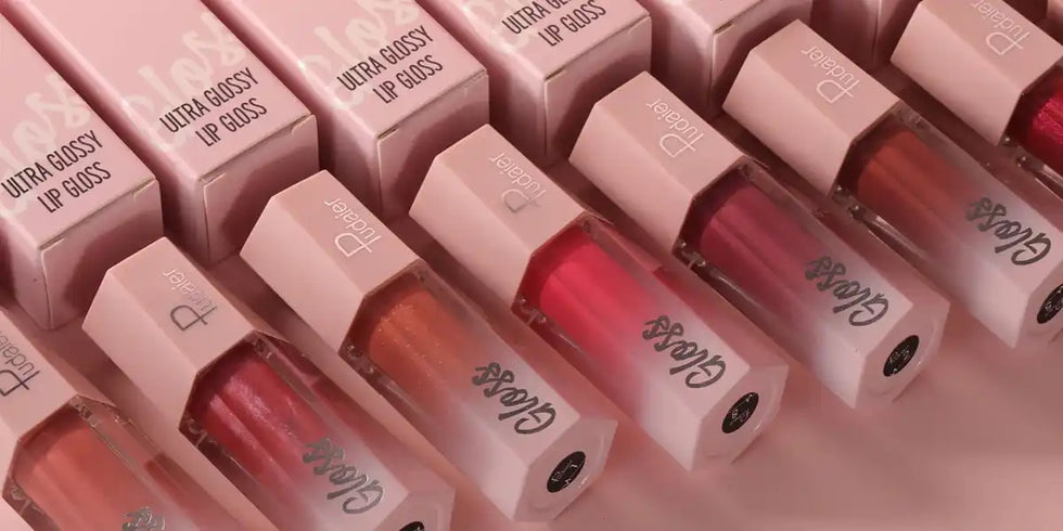 Sorozat rózsaszín csomagolású ajakfények különböző árnyalatokban.