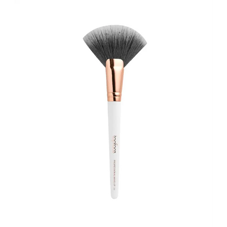Topface Highlighter Sminkecset – Professzionális Fan Brush a ragyogás és tökéletes finisheffektushoz minden mozdulattal