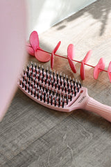 Olivia Garden Fingerbrush Boar & Nylon Pastel Pink – Professzionális Display 12 Hajkefével a Kíméletes Kifésülésért és Természetes Fényért