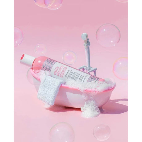 Milk Shake Insta.Light Shampoo 300ml – Erősítő sampon hialuronsavval és tejfehérjékkel a Glass Hair ragyogásért