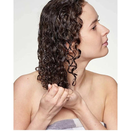 Milk Shake Curl Perfectionist 200ml – Professzionális Göndörítő Krém Hullámos és Göndör Hajra, Intenzív Hidratálással, Anti-Frizz Védelemmel és Tökéletes Fürtdefinícióval