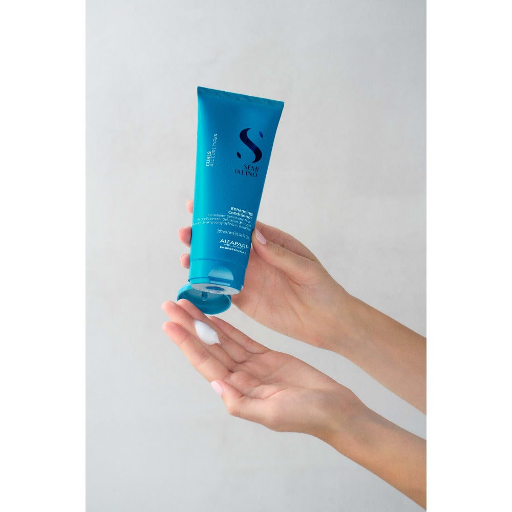 Alfaparf Milano Semi di Lino Curls Enhancing Low Conditioner – Hidratáló Balzsam Hullámos és Göndör Hajra, Fürtdefiníció és Anti‑Frizz Hatás