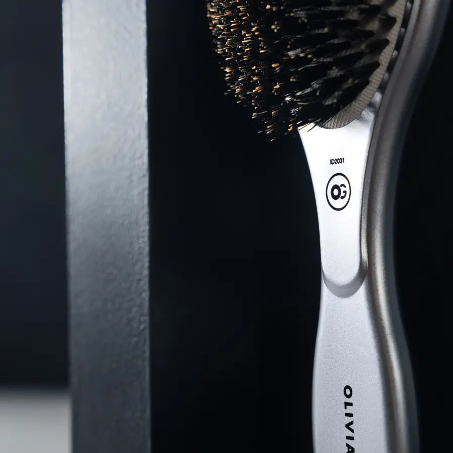 Olivia Garden Expert Care Oval Silver Kefe vaddisznósörtével